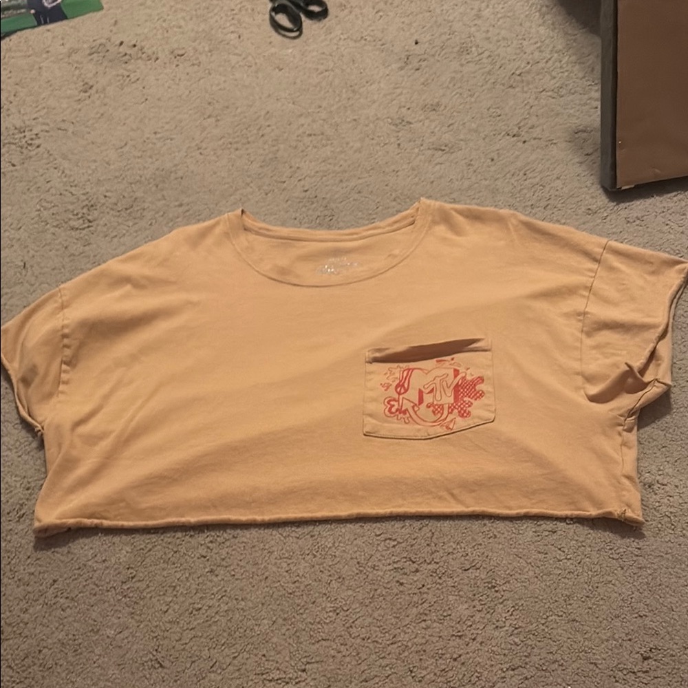 Offline by Aerie Peach Cropped MTV T-Shirt - Size XL🍑📼💕